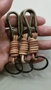 Leather Lanyard Hook Vintage Leather Rope Key Chain Men Keyrings Car Keys Fashion Accessories Suitable for Any Occasion