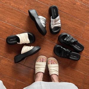 Sponge Cake Thick Sole Height Increasing Pleated One Line Slippers for Women in Summer Wearing British Style Retro Fashion Cool Slippers