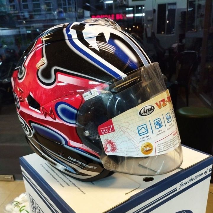 arai helmet original "Fast" Freddie Spencer F1 1985 Autographed Replic Altimate Group The helmet is part of Arais flagship model HELMET SACK - Arai Helmets
