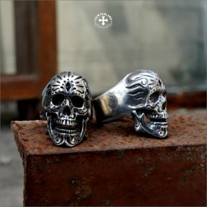 Pewterland Ringskull Ornate Cincin Tengkorak 3D Bahan Logam Timah Pria dan Wanita