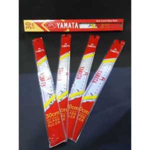Penggaris Yamata 30cm plastik mika bening isi 12 pcs dalam kotak 30cm.