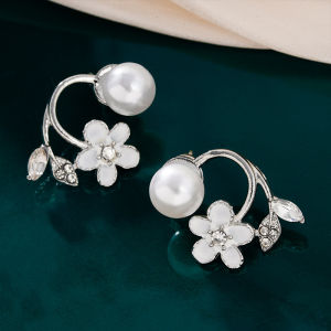 Fashionable Ring Gift 时尚超仙一款两戴式花朵珍珠耳钉耳环轻奢温柔小众设计百搭耳饰女