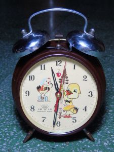 Đồng hồ báo thức Vịt đánh đàn China cổ xưa lên dây cót