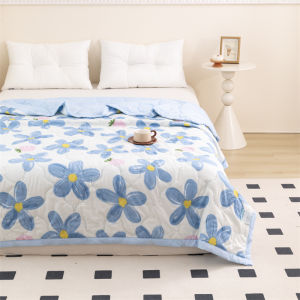 Breathable Lightweight Cloud-feeling Summer Quilt Fresh Flower Summer Blanket Skin Friendly Airable and Soft Single Double Duvet2026