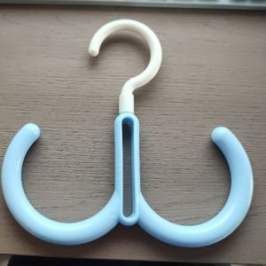 ผ้าพันคอ แฟชั่น การจัดเก็บและทําความสะอาด ไม้แขวนเสื้อ คุณสมบัติการขาย โดปามีน การตรึงที่แข็งแกร่ง