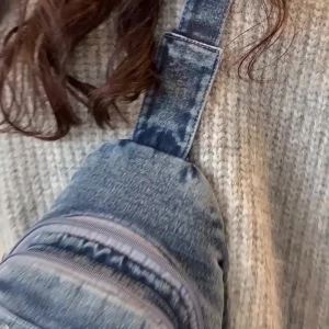 Retro Denim Canvas Crossbody Bag for Women Outdoor Leisure Commuting Mobile Phone Bag Large Capacity Chest Bag Trendy2026