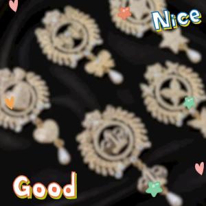 Elegant Crystal Pearl Brooch Pin Rhinestone Pendant Brooch for Women Scarf Coat Dress Accessories