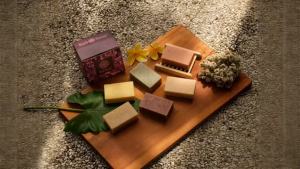 Bali Soap - Feminine Collection Natural Soap Bar Gift Set 6 pc Bergamot-Gardenia Jasmine-Mint Lotus-Neroli Chamomile-Moringa Tuberose-Lily Green Tea-Lime 3.5 Oz each