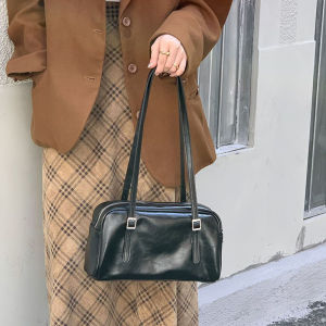 IELGY Womens retro one-shoulder armpit bag fashion large-capacity handbag Boston bag