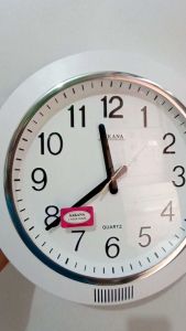 Jam dinding Sakana 970 bunyi melodi bicara bahasa Indonesia bell 40cm putih