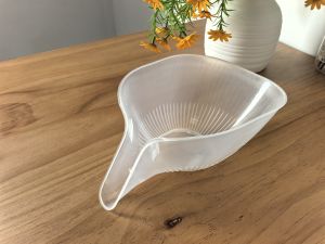 LTT Transparent Drain Basket with Non-Slip Base – Stable Sink Strainer for Easy Fruit & Vegetable Rinsing