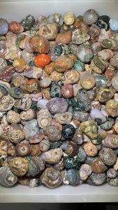 10kg/lot wholesale beautiful precious energy stones high-quality vibrant colorful Gobi agate rough stones natural eye pattern