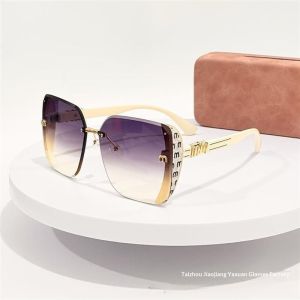 JJT Stylish Square Sunglasses for Women with Gradient Lenses and UV400 Protection - Fashionable & Elegant Design for Outdoor Activities