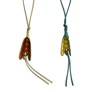 Cute Pea Pendant Car Rearview Mirror Hanging Pendant Bag Accessory Leather Texture Suitable for Decorating Your Bag