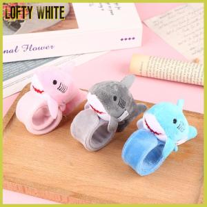 Lofty White สายรัดข้อมือรูปฉลามยัดไส้น่ารักกำไลข้อมือสัตว์ตบแหวนตบของเล่นสำหรับเด็กปาร์ตี้ของขวัญวันเกิด