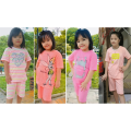 setelan baju tidur anak lengan pendek print. 