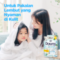 Downy Pelembut dan Pewangi Pakaian Konsentrat Cotton 550ml / Laundry Softener. 