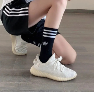 A SPORTS ถุงเท้าแฟชั่น ลายสามแถบ สไตล์ AD ใส่สบาย ส่งจากไทย!! ฟรีไซส์ 36-45 ใส่ได้ (1 คู่)