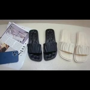 [Free Shipping] New Summer Slippers For Outdoor Wear Fashionable Indoor Home Use Wear-Resistant Casual Non-Slip Slip-On Slippers For Girls Dormitories