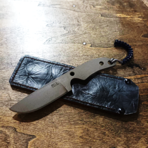 มีดเดินป่า มีดใบตาย มีดไทย MC2THAILAND KNIVES SEKTOR K110 STEEL MODEL 01 ซองหนังแท้ ไรท์สาระกับครูแว่น Tec40store