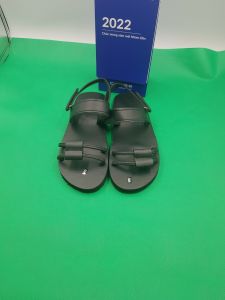 xăng đan đế bằng nam nữ màu đen