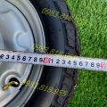 Bánh xe 90/90-12 tải trọng vừa thích hợp xe 2 3 bánh cỡ nhỏ. 
