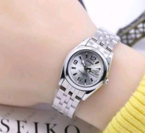 BISA BAYAR DITEMPAT Jam tangan wanita diameter 3cm tangga hari akrif rantai stainless