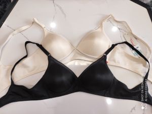 Áo lót nữ Triumph Form & Beauty 220 P không gọng mút vừa quả trơn