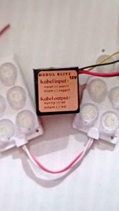 MODUL LAMPU LED KILAT BLITZ PESAWAT 12VOLT + 2 LED 6 MATA KOTAK