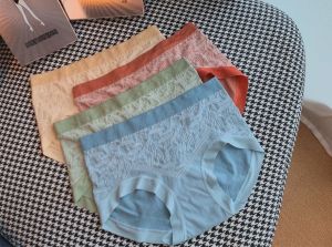 U-7714 ส่งไวจากไทย กางเกงใน ลายใบไม้ กางเกงในหญิง กางเกงในผู้หญิง ชุดชั้นในหญิง (munafie.fashion)