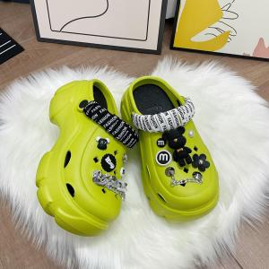 QJshop เห้ยมาใหม่ สวยสับไม่ซ้ำใครกับร้องเท้าแตะหัวโตรุ่นนี้ทรงโคตรแฟชั่น วัสดุยางนิ่มเหมือนเดิม แต่รอบนี้ตัวติดลายใหม่ สวยมากสั่งเหอะสวยจริง