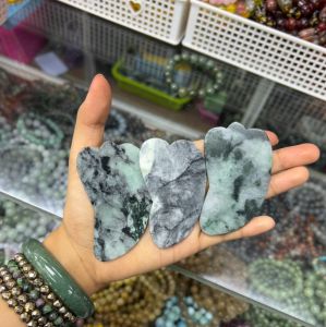 กัวซาหยกเจไดต์/หยกน้ำ  เสริมความงาม