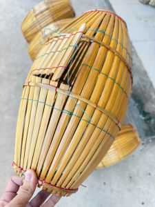 Rọng đựng các loại cá bằng tre ( Hình dáng CÀ NA - 15X43CM - 4 Vành ) Đã sơn Phủ Bóng.