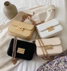 Tas Selempang Nyaman: Tas Selempang Wanita Croco & Tas Slingbag Malvian