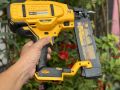 Máy bắn đinh Dewalt DCN680 hàng USA lướt. 