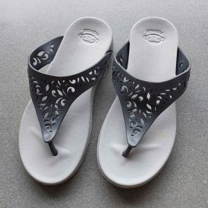dép xỏ ngón nữ hàng thái lan chất liệu cao su dẻo mềm mang êm chân siêu bền tiện lợi size 36 đến 39.