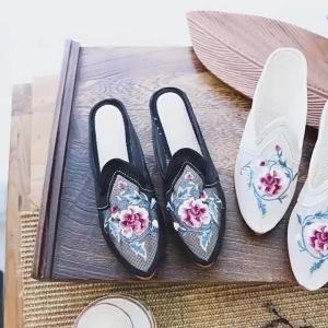 [Free Shipping] Slippers Mesh Shoes Flat-Soled Mesh Embroidered Slippers With Rubber Soles Floral Fabric Slippers Casual WomenS Sandals