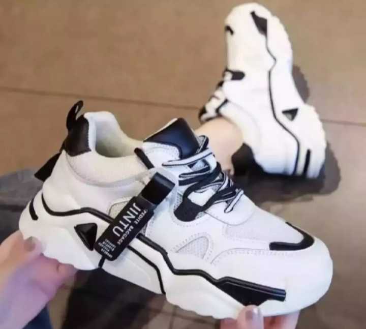 Sepatu Sneakers/ Sepatu Sneakers Wanita/ Sepatu Sneakers Jintu