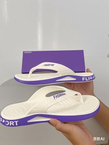 Free Shipping MenS Summer Thick-Soled Non-Slip Flip-Flops Super Soft Suitable For Both Indoor And Outdoor Wear Durable For Use In The Bathroom And Perfect For Summer
