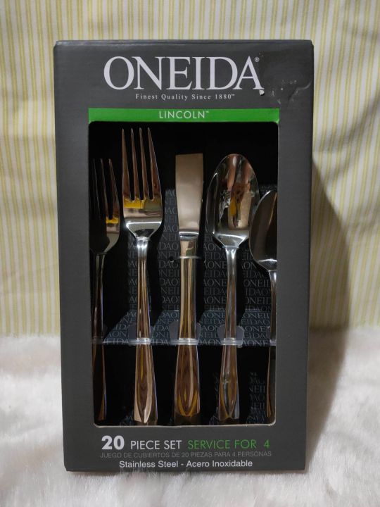 Imported..ONEIDA Lincoln 20 Piece Flatware Set Service for 4 (sold by