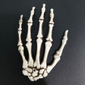 Halloween Realistic Life Size Skeleton Hands Props  Plastic Fake Human Hand Bone Zombie Party Terror Scary Decoration