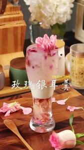 90g (15g * 6pack) Instant Roselle Rose Freeze-Dried Birds Nest Organic White Fungus Tremella Soup Longan Tremella Soup Breakfast 即食洛神玫瑰冻干银耳羹桂圆银耳汤早餐