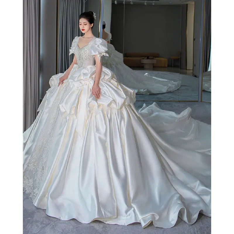 Váy cưới 2019 trong BST Thu-Đông cực đẹp mắt | Quyên Nguyễn Bridal