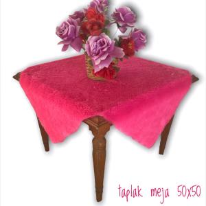Taplak Meja Ruang Tamu Bulu ukuran 50x50