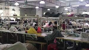 จัดส่งจากประเทศจีน [BIN]2024 รุ่นยอดนิยม   คาร์ดิแกนแขนยาวสีพื้นสำหรับผู้หญิง เบลเซอร์ขนาดเล็ก