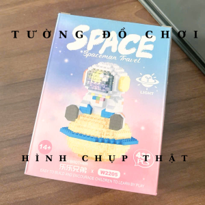 [12] Đồ chơi lắp ráp mô hình phi hành gia 3D phát sáng