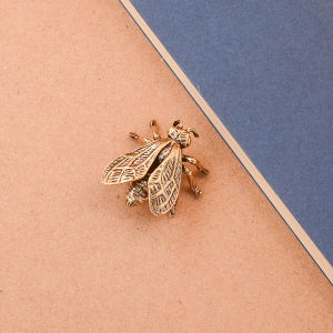 [caichuitan] เครื่องประดับโต๊ะแมลงจำลองขนาดเล็ก1ชิ้นรูปปั้นผึ้งทองเหลืองรูปปั้นสัตว์น้ำชางานฝีมือทองแดงโบราณของตกแต่งบ้าน