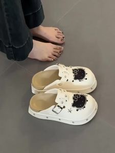 Exquisite Rivet Hello Closed-Toe Mules For Women 2026 Summer New Style Outdoor Beach Sandals Height-Increasing And Comfortable