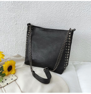 [FreeShip] Túi Tote Da Cao Cấp Hàn Quốc 2021Túi Đeo Vai Cho NữKT 31x25cm họa tiết đinh tán và xích trẻ trung năng động [CEC Store]