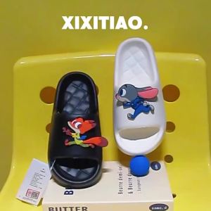 XIXITIAO รองเท้าแตะสำหรับห้องน้ำสำหรับทุกเพศลายการ์ตูนใส่สบายพื้นรองเท้าหนานุ่ม Judy Nick น่ารักรองเท้าแตะกลางแจ้งใหม่2025